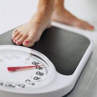 טיפול הורמונאלי חליפי מלווה בירידה גדולה יותר במשקל עם טיפול ב-Semaglutide בנשים לאחר מנופאוזה (Menopause)